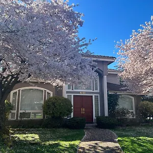  Guest house Harmony House Canada