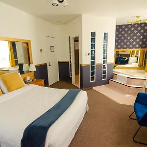 ** Hotel Dorion Canada