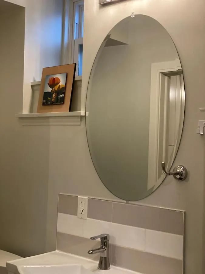 Guest house The Parkway Place Guesthouse Toronto