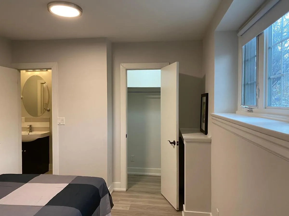 The Parkway Place Guesthouse Toronto Guest house