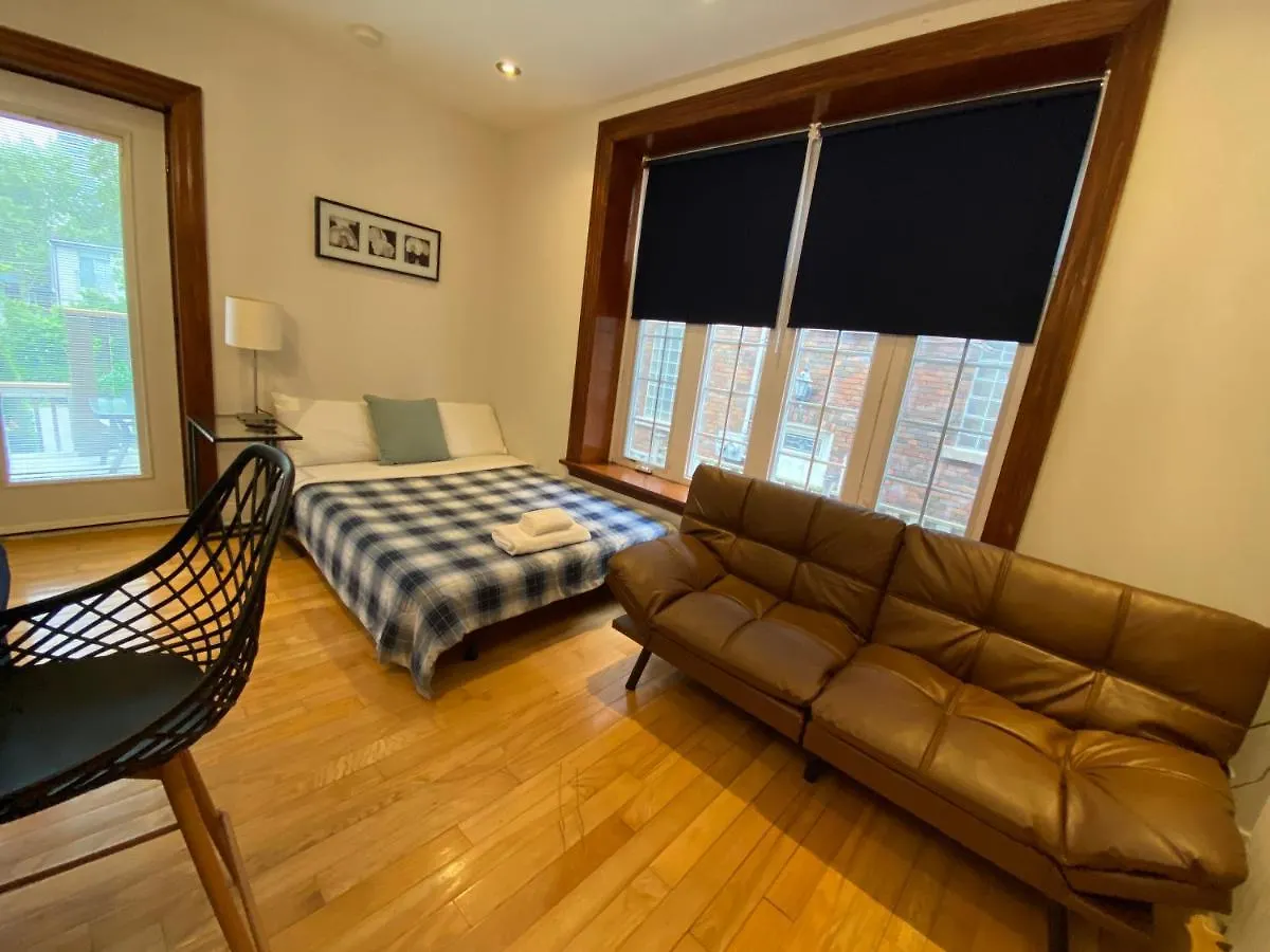 The Parkway Place Guesthouse Toronto 2*,  Canada