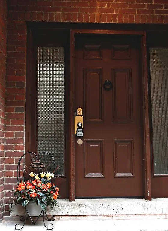 The Parkway Place Guesthouse Toronto