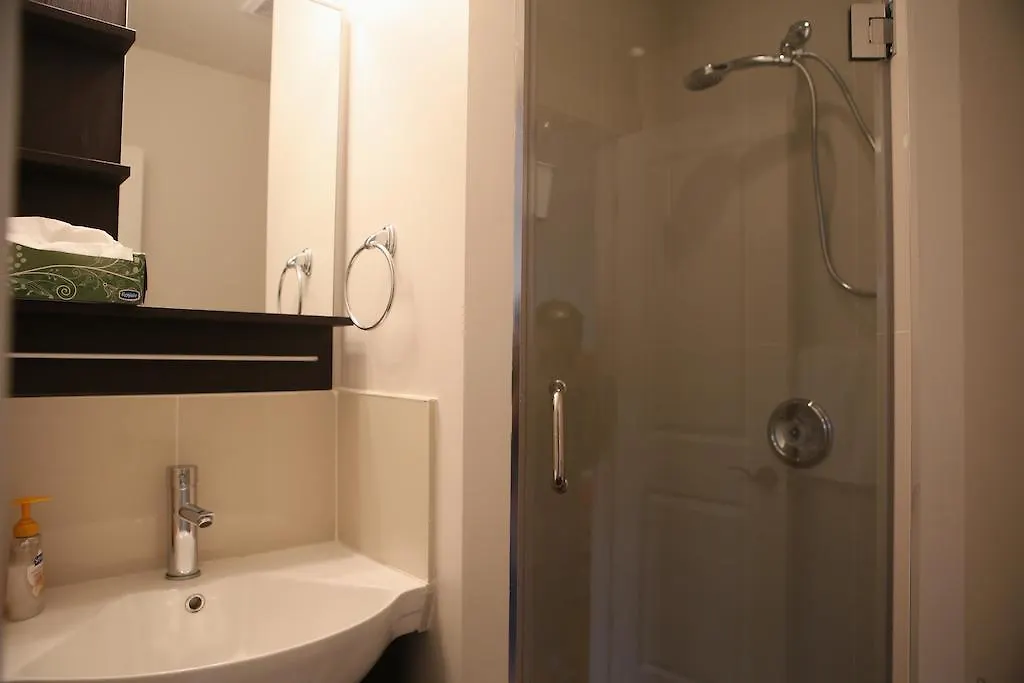 The Parkway Place Guesthouse Toronto 2*,