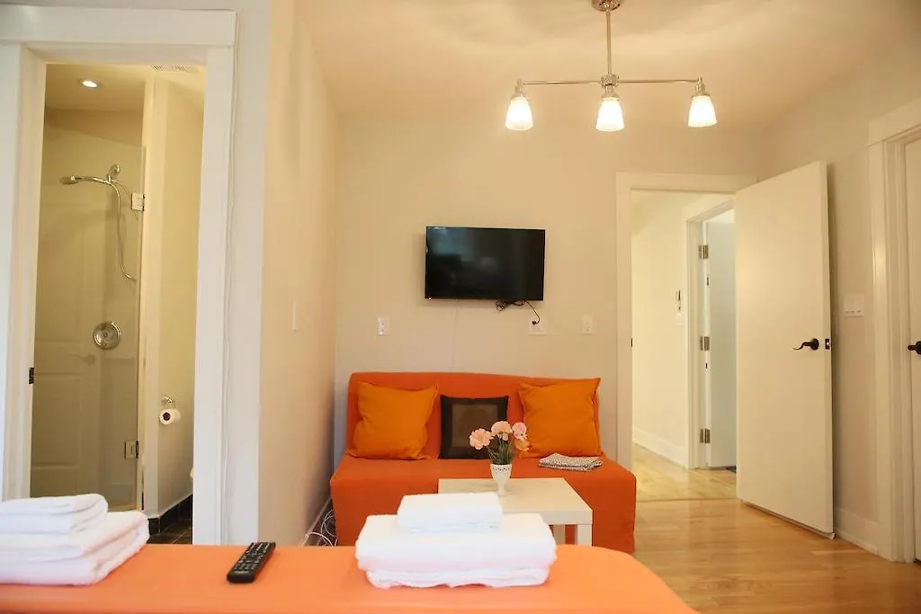 ** Guest house The Parkway Place Guesthouse Toronto Canada