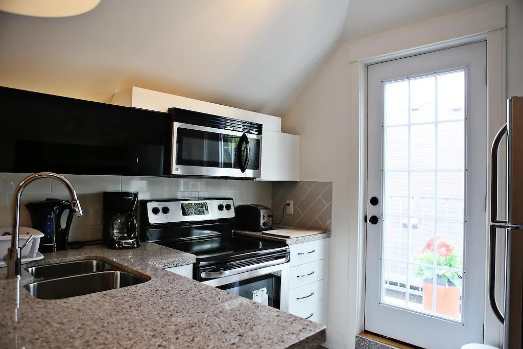 The Parkway Place Guesthouse Toronto