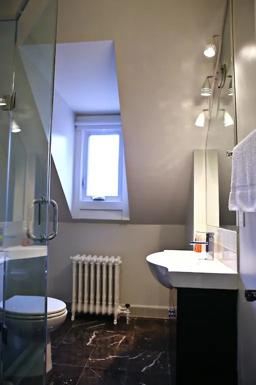 The Parkway Place Guesthouse Toronto