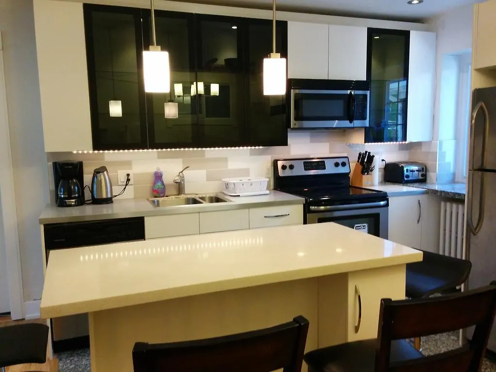 The Parkway Place Guesthouse Toronto Guest house