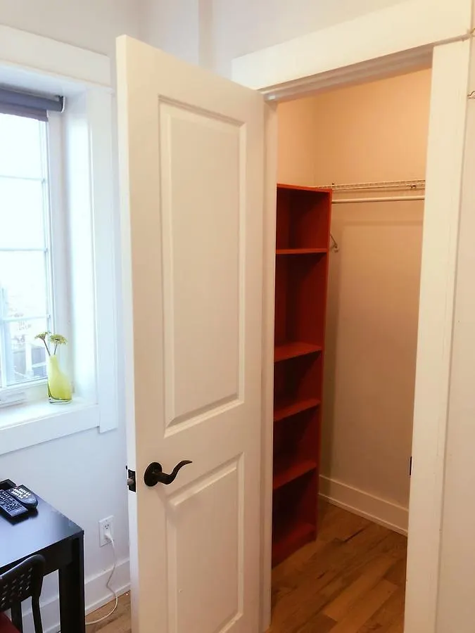 ** Guest house The Parkway Place Guesthouse Toronto Canada