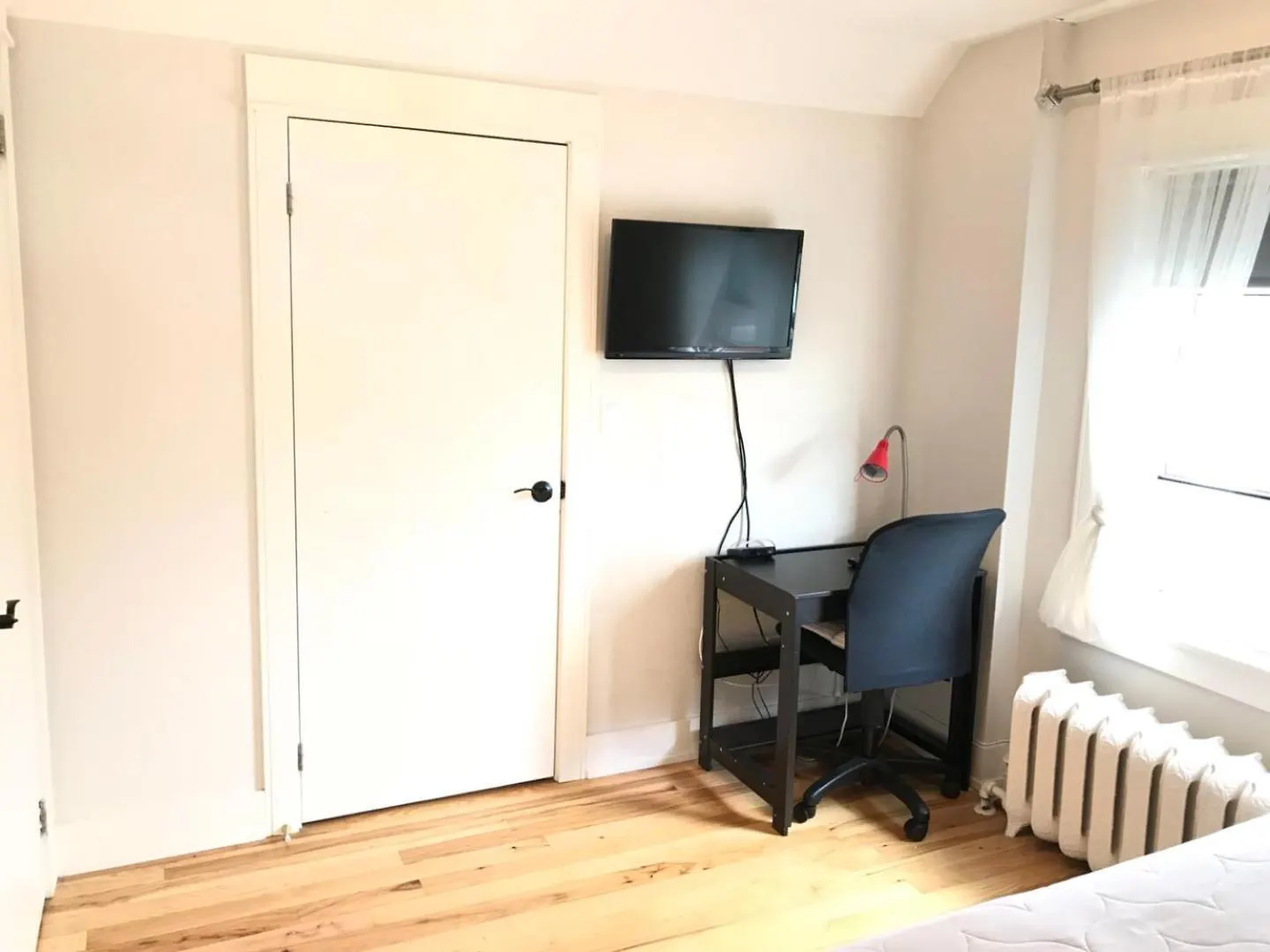 The Parkway Place Guesthouse contacts