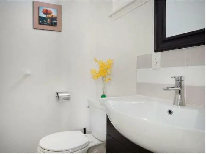 ** Guest house The Parkway Place Guesthouse Toronto Canada